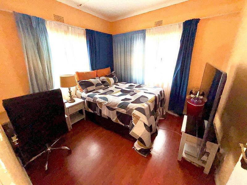 5 Bedroom Property for Sale in Bothasig Western Cape